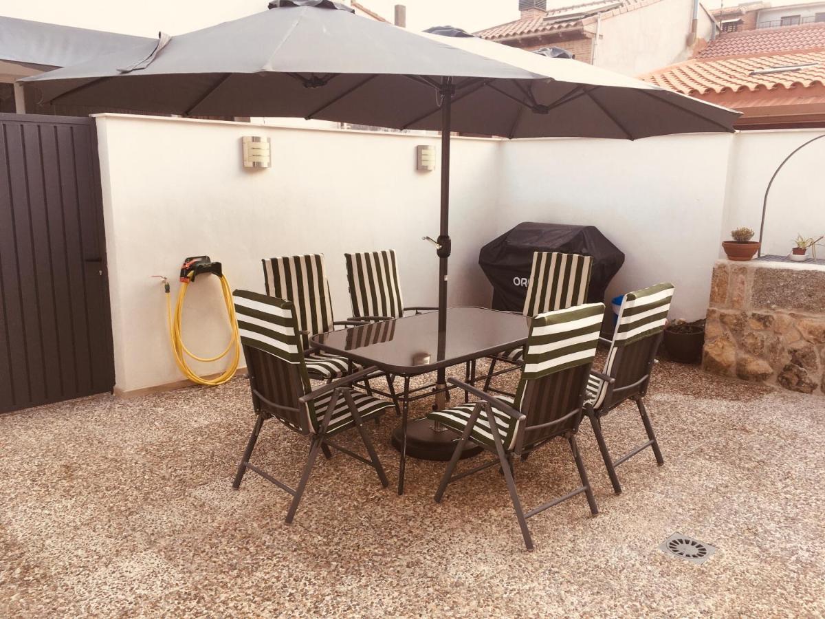 Ferienwohnung Acogedora Casa Con Patio En El Tiemblo Exterior foto